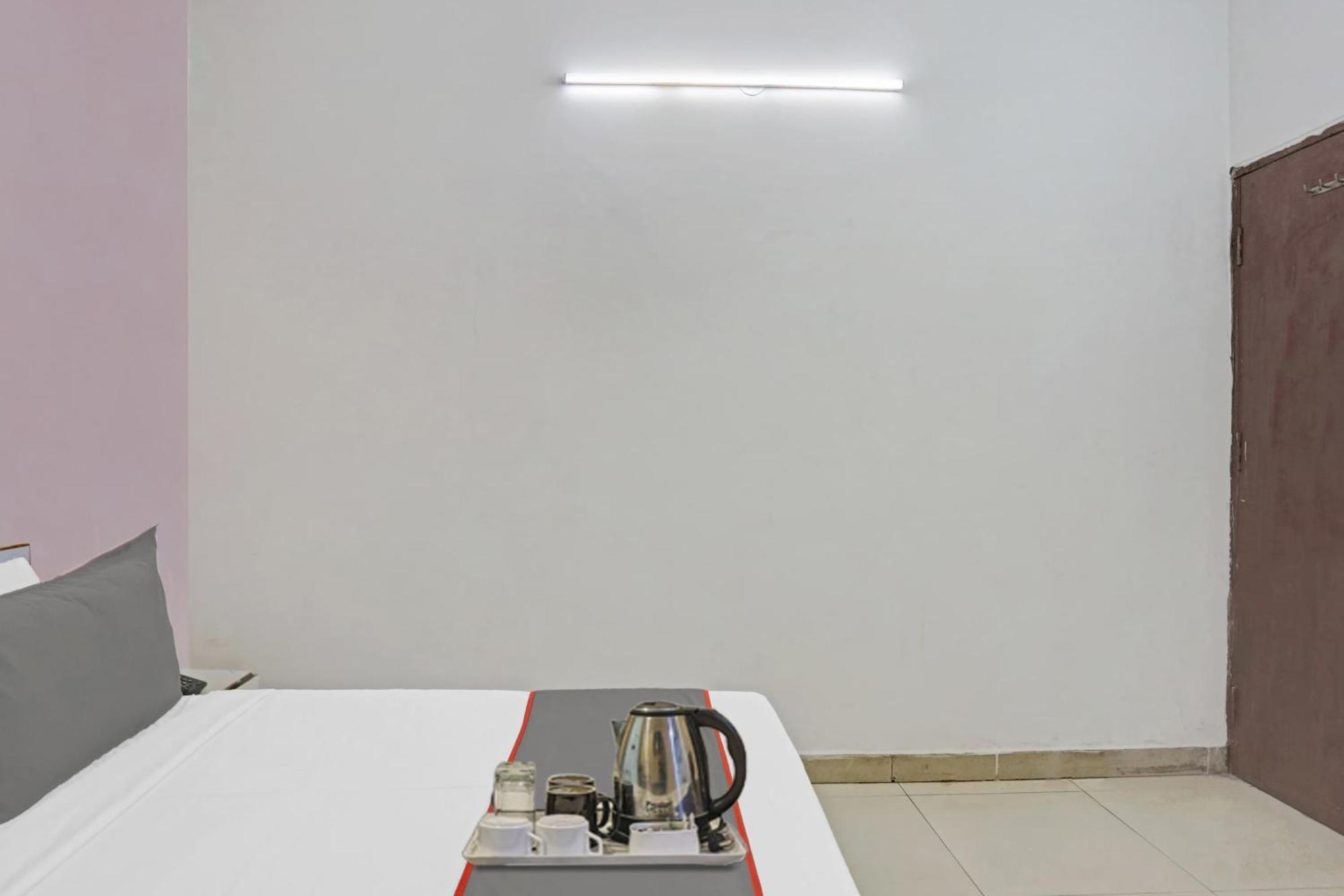Hotel O Imperial Residency Near Dashrath Puri Metro Station Új-Delhi Kültér fotó