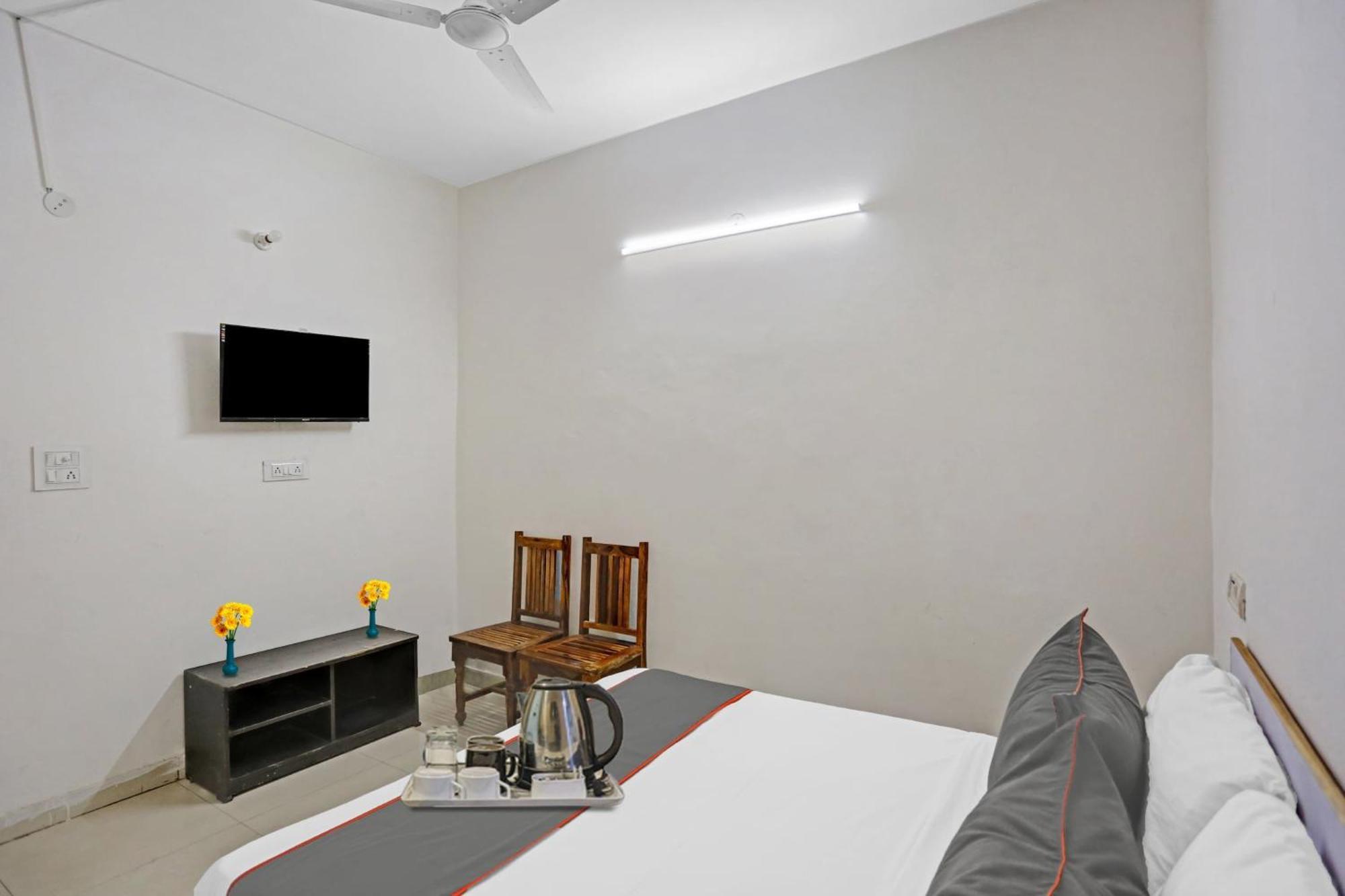 Hotel O Imperial Residency Near Dashrath Puri Metro Station Új-Delhi Kültér fotó